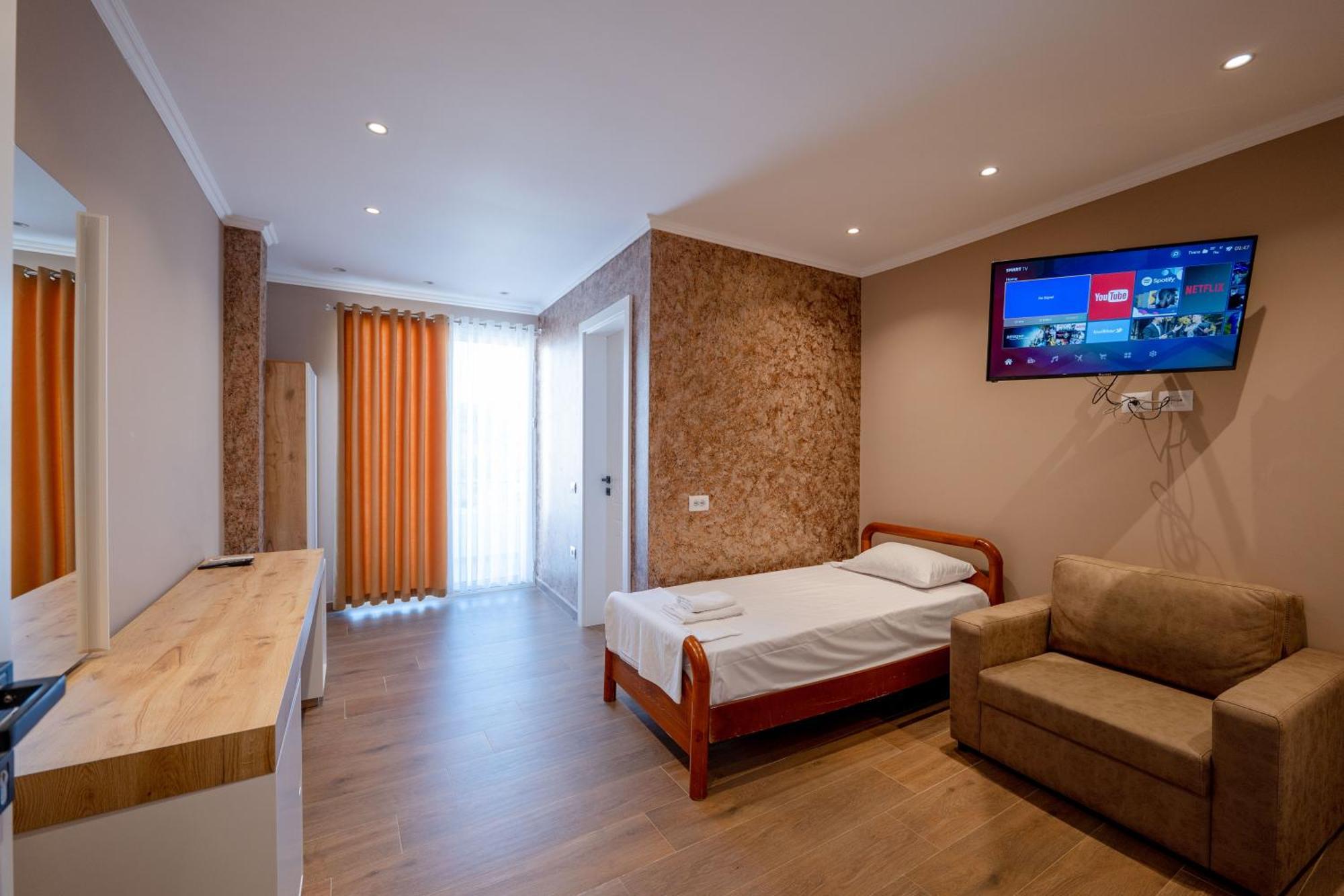 Lider Hotel 4*