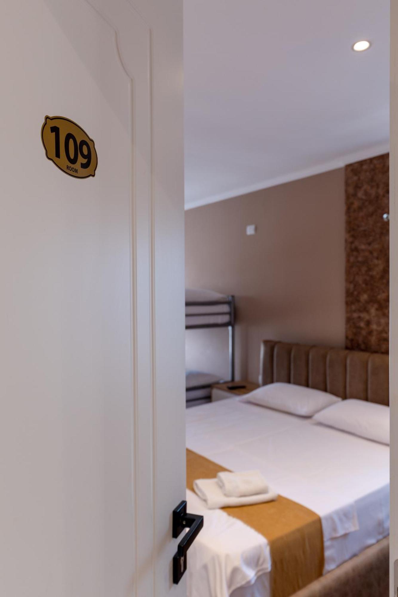 Lider Hotel 4*