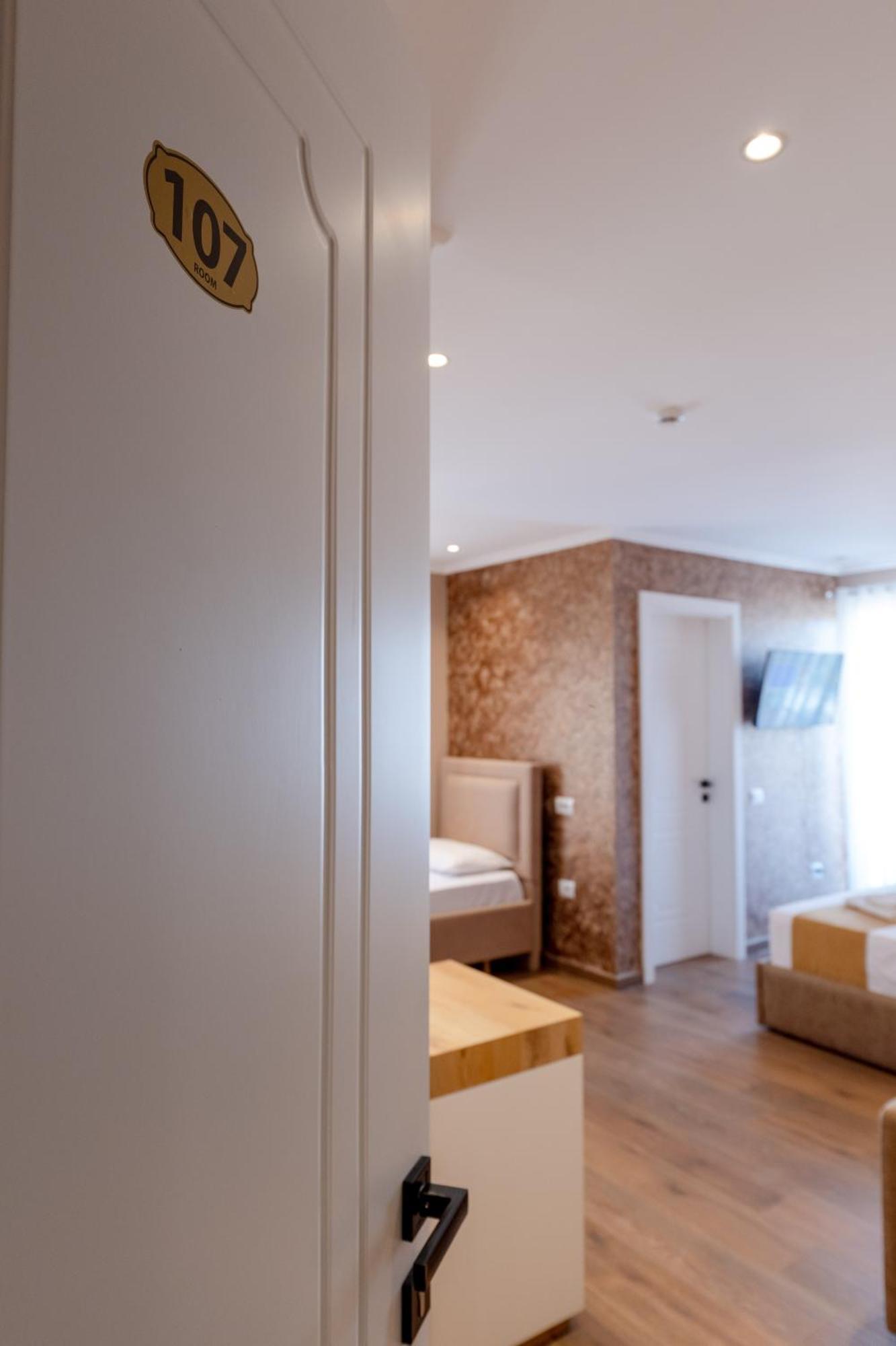 Lider Hotel