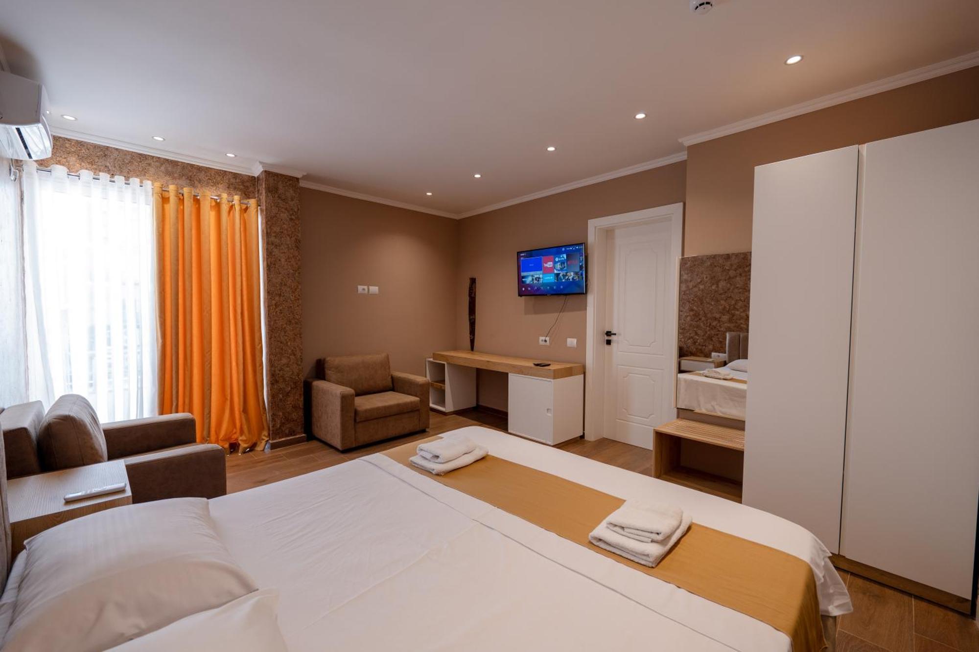 Lider Hotel 4*